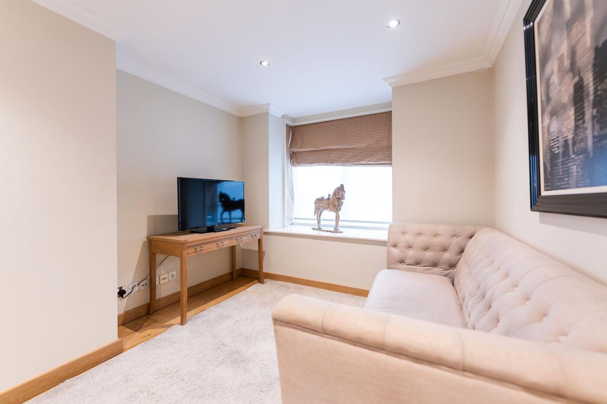 Luxury 6 Bedroom House In Southwick Street London Exteriör bild