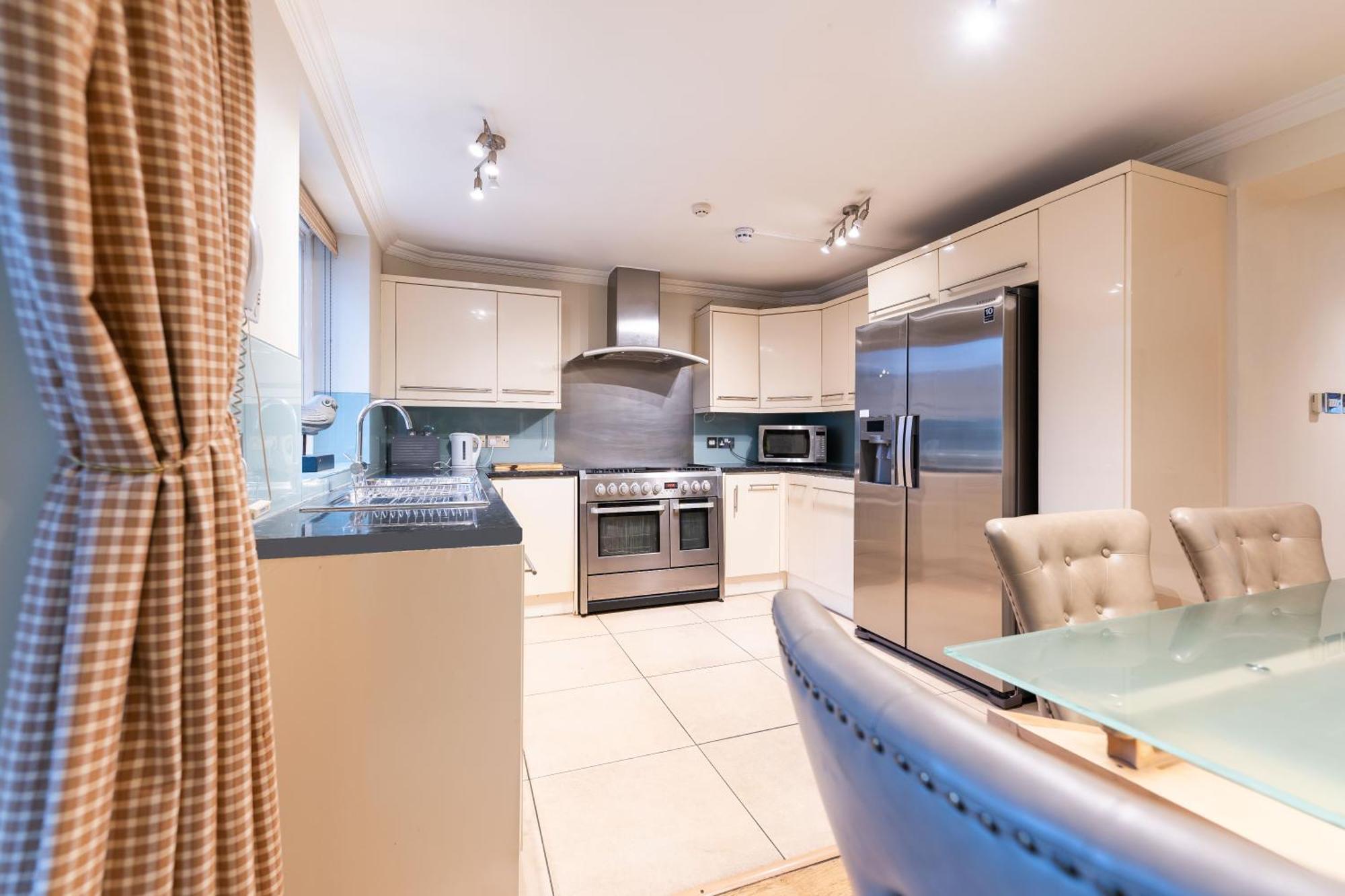 Luxury 6 Bedroom House In Southwick Street London Exteriör bild