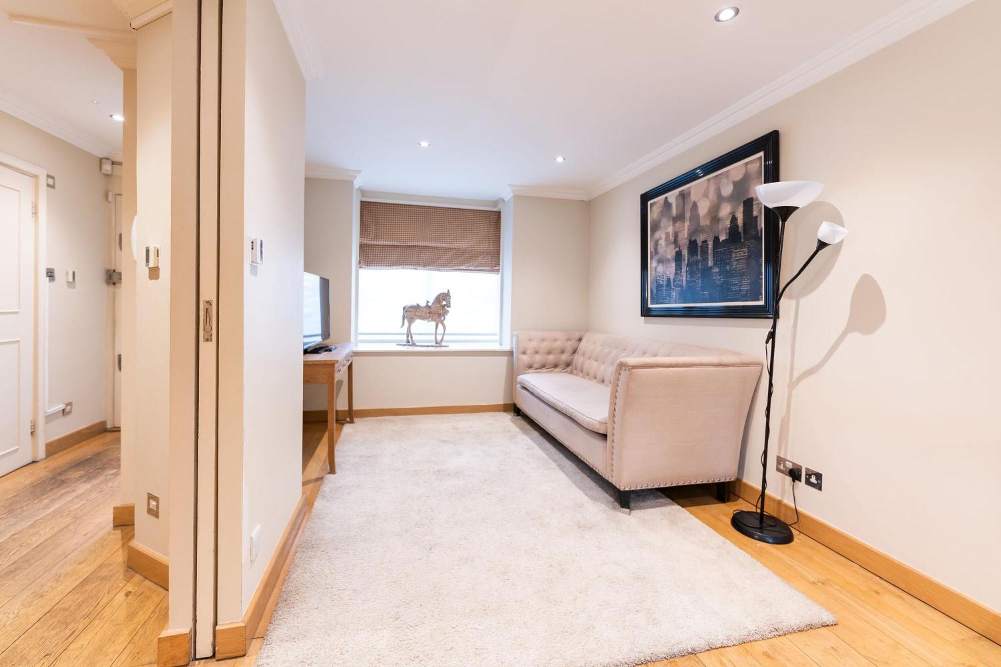 Luxury 6 Bedroom House In Southwick Street London Exteriör bild