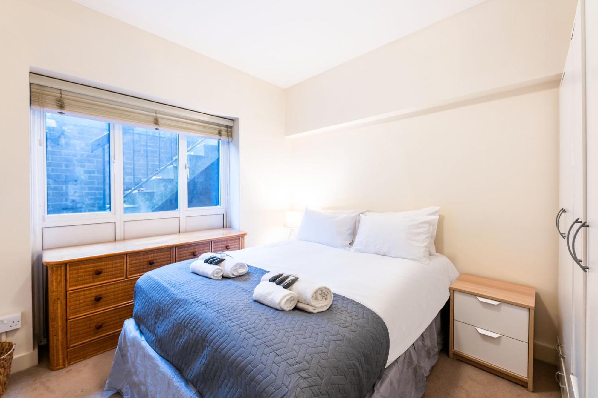 Luxury 6 Bedroom House In Southwick Street London Exteriör bild