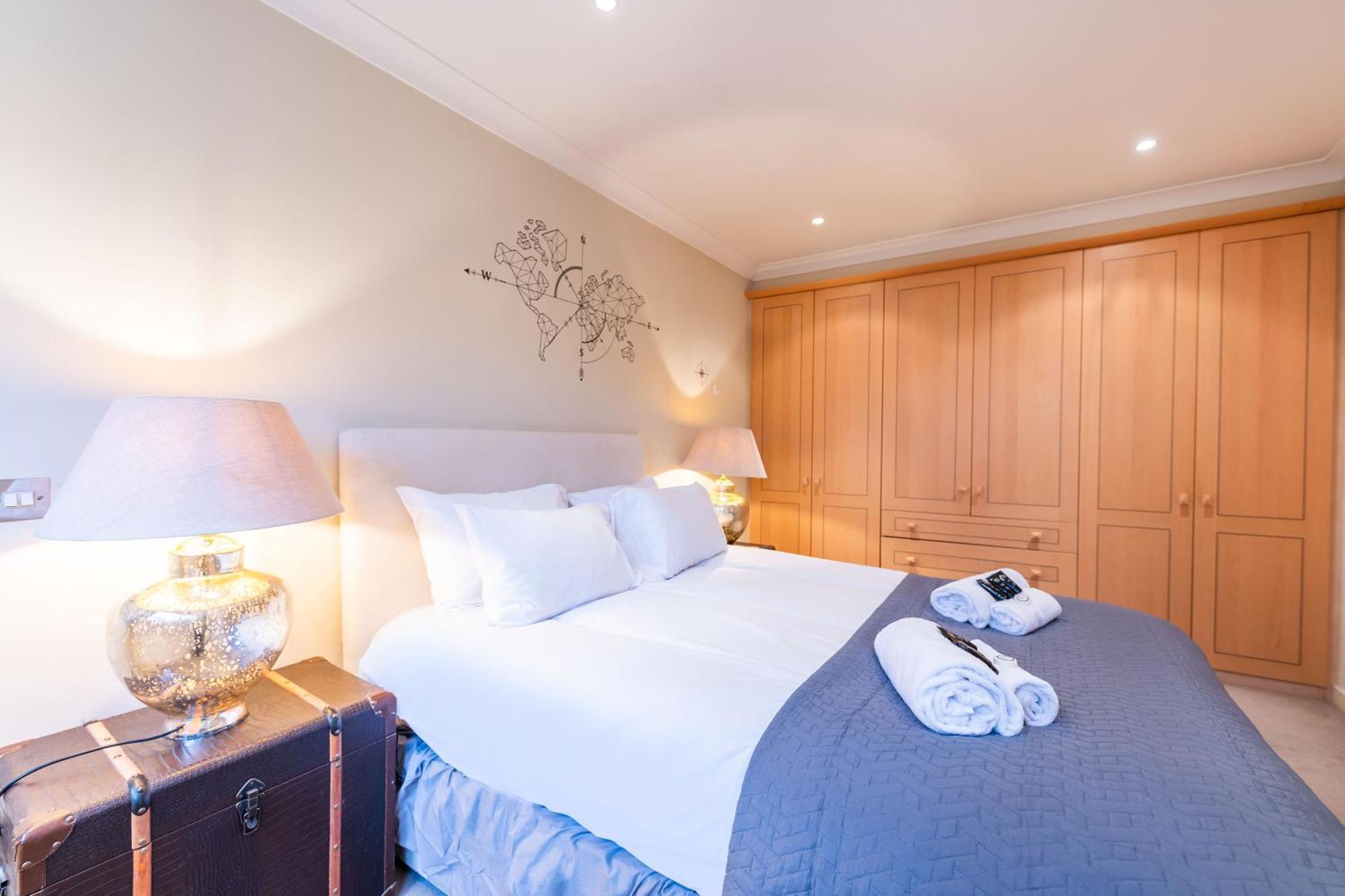 Luxury 6 Bedroom House In Southwick Street London Exteriör bild