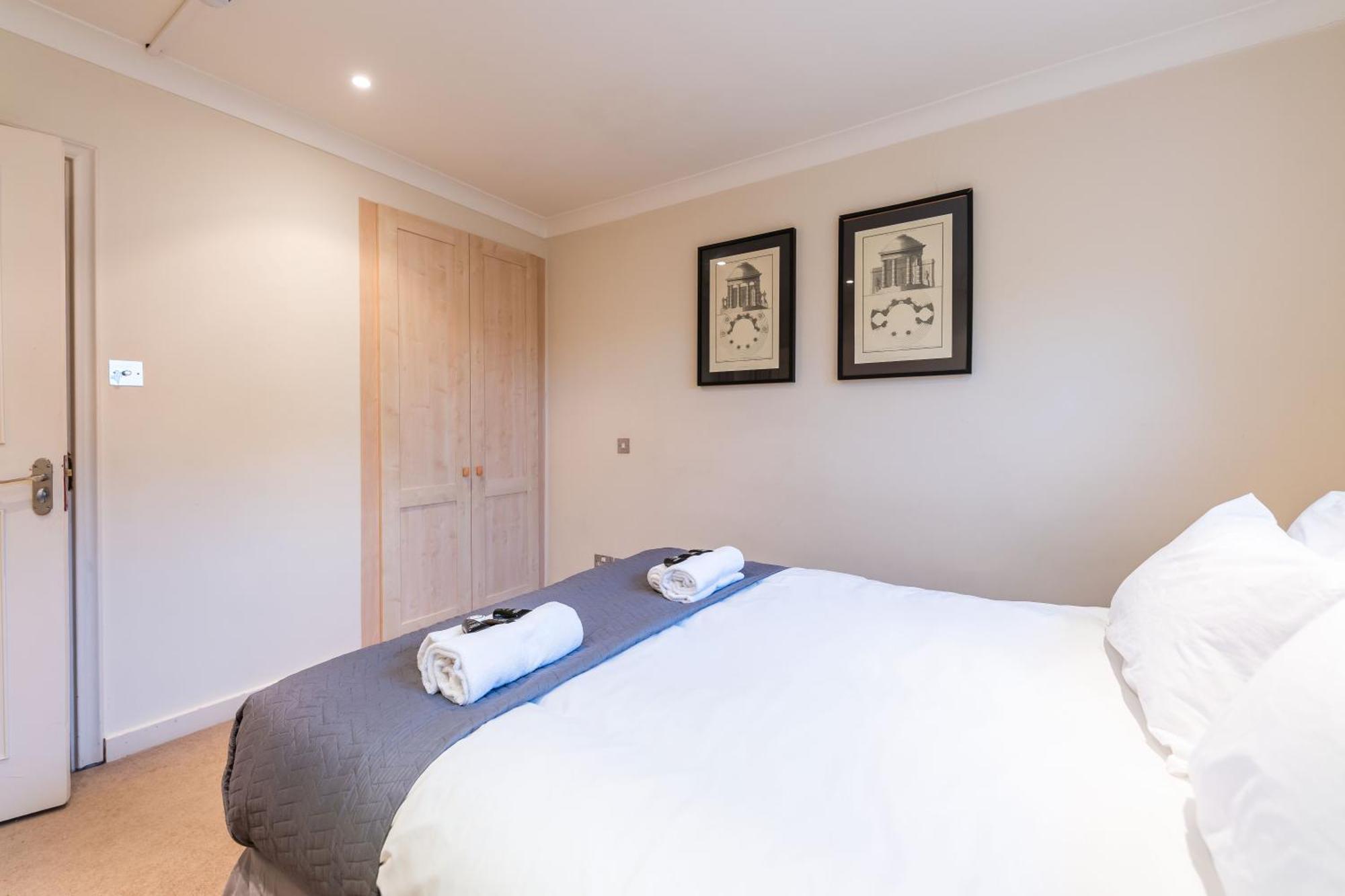 Luxury 6 Bedroom House In Southwick Street London Exteriör bild