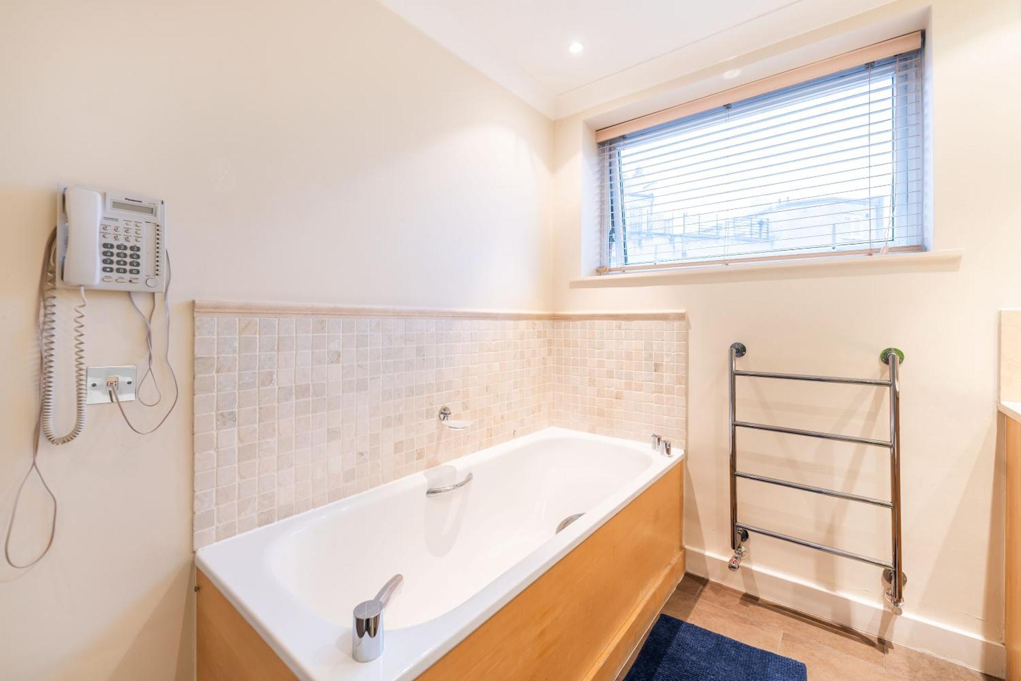 Luxury 6 Bedroom House In Southwick Street London Exteriör bild