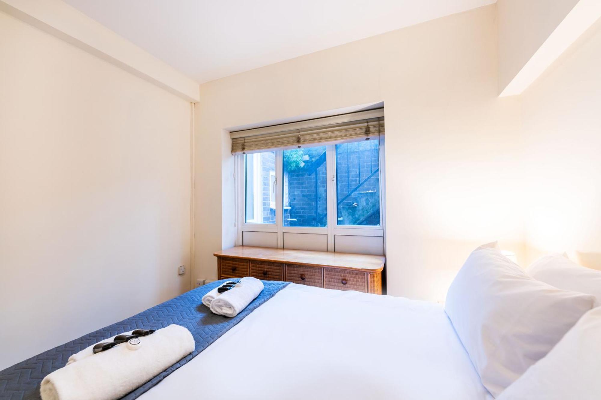 Luxury 6 Bedroom House In Southwick Street London Exteriör bild
