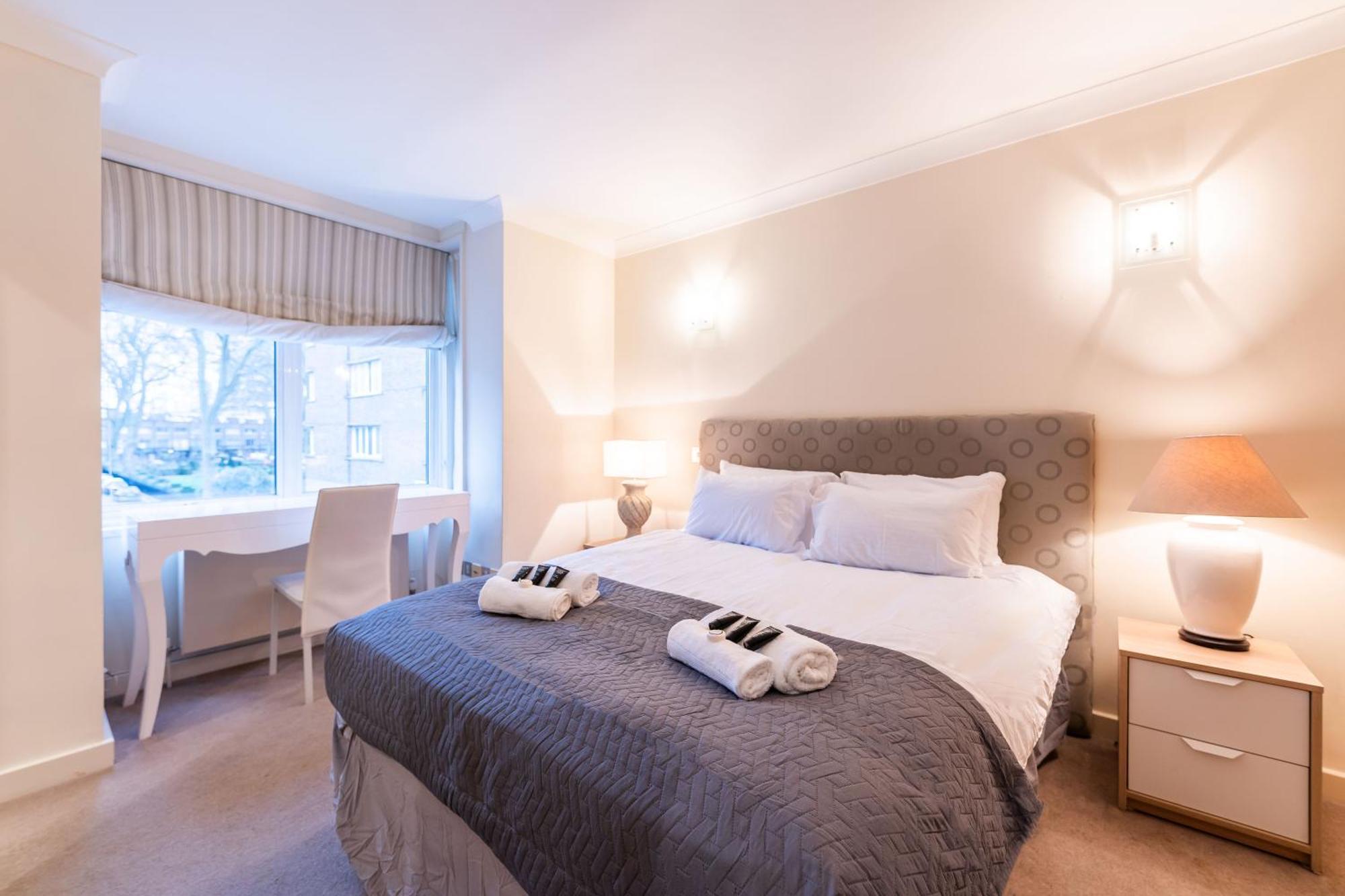 Luxury 6 Bedroom House In Southwick Street London Exteriör bild