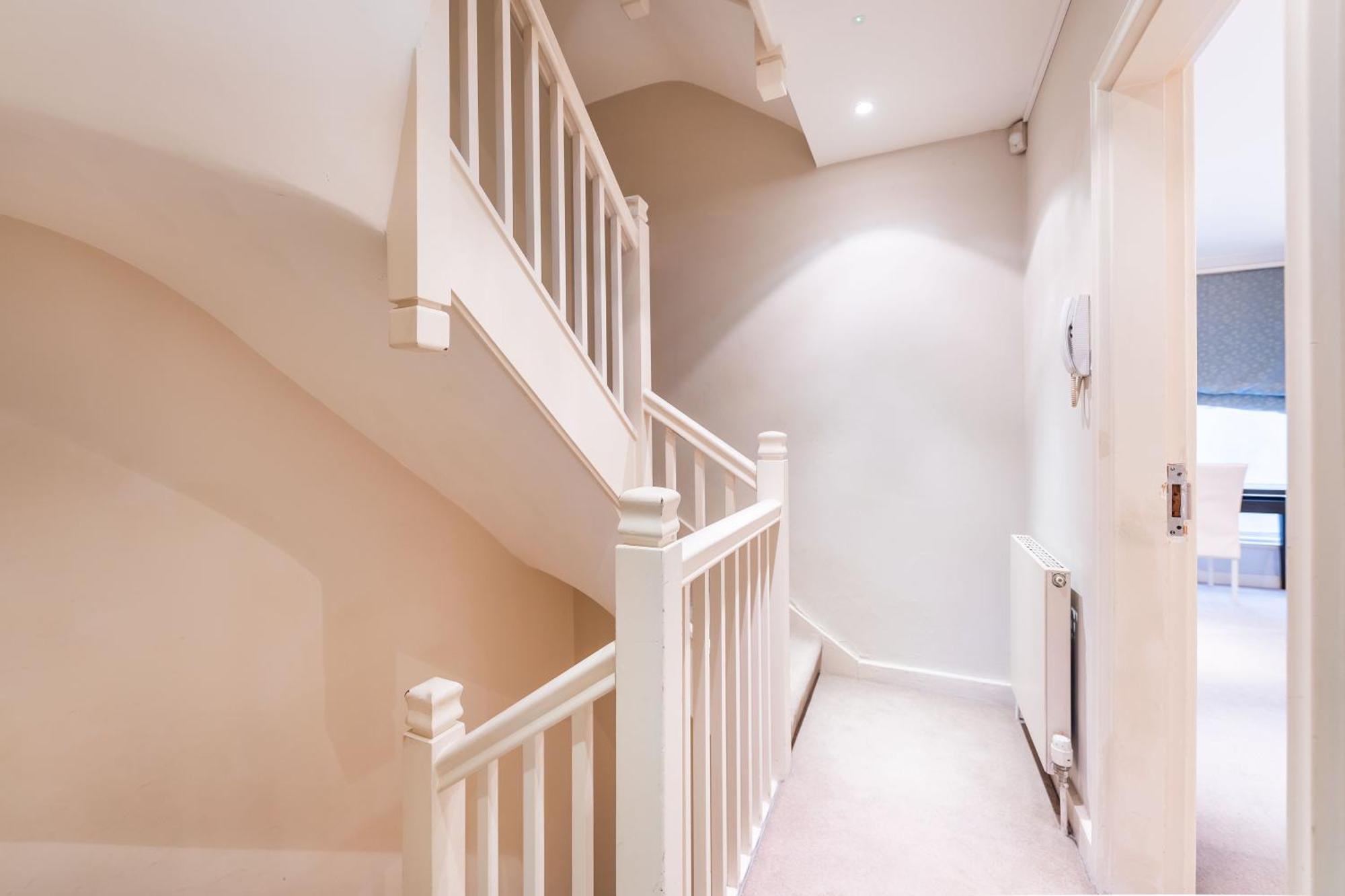 Luxury 6 Bedroom House In Southwick Street London Exteriör bild