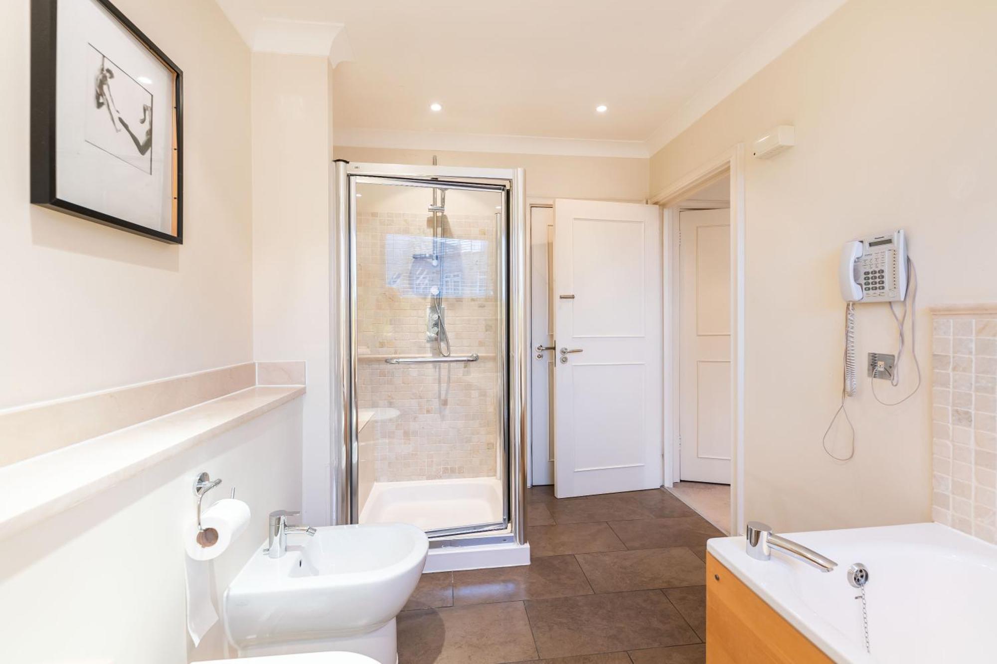 Luxury 6 Bedroom House In Southwick Street London Exteriör bild